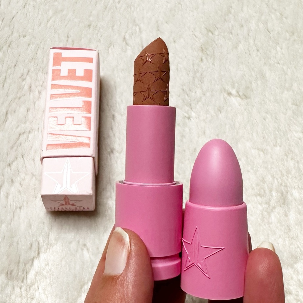 NIB Jeffree Star Velvet Trap Lipstick in Celebrity Skin OG Full Size 4g